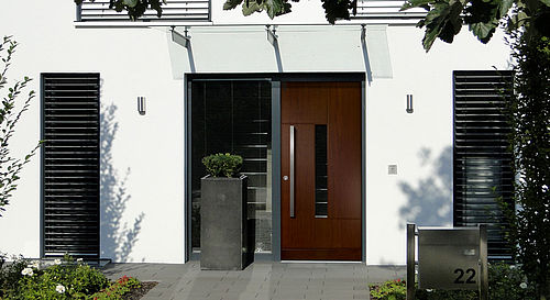 moderne Holzhaustüren von EGE